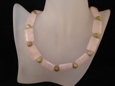 Rosenquarz Statement Kette