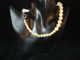 Jade Kette in Gelb