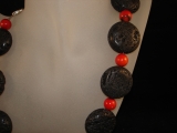 Lava und Koralle